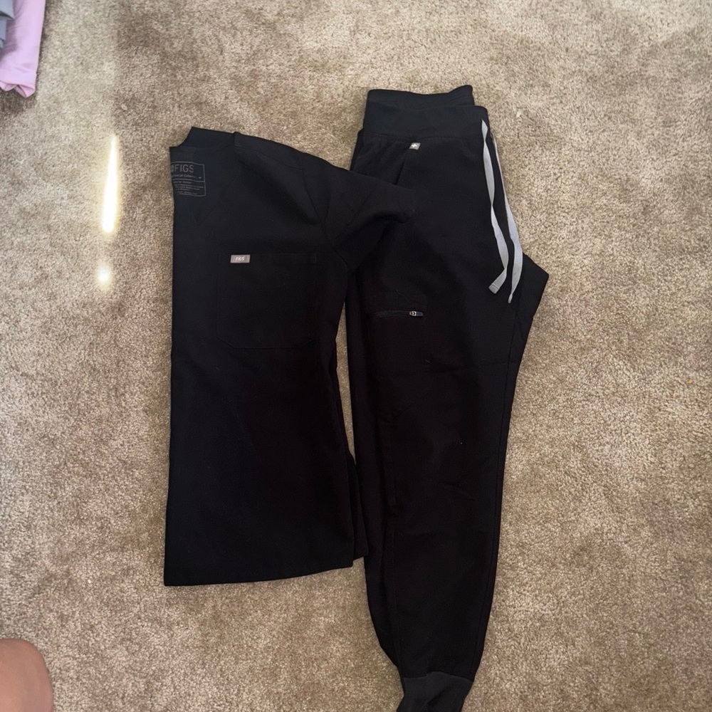 Black Figs Scrubs Set